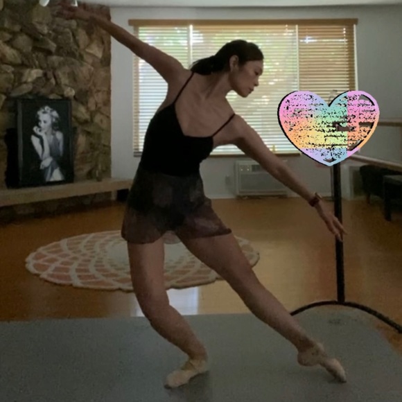 Meet your Posher, Romy - Picture 3 of 3